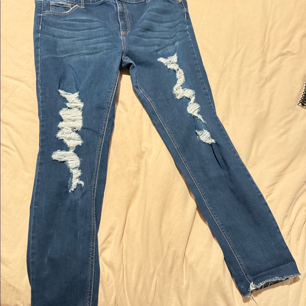 Distressed Skinny Jeans